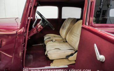 Unknown-4-door-1934-Maroon-Beige-42