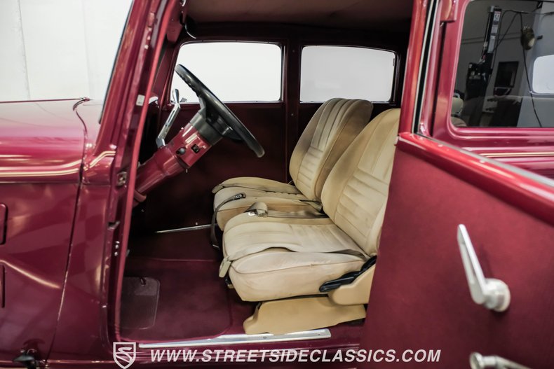 Unknown-4-door-1934-Maroon-Beige-42