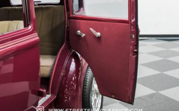 Unknown-4-door-1934-Maroon-Beige-48