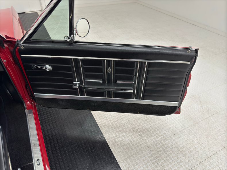 Unknown-442-1967-Spanish-Red-Black-12