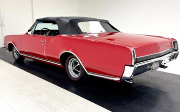 Unknown-442-1967-Spanish-Red-Black-15