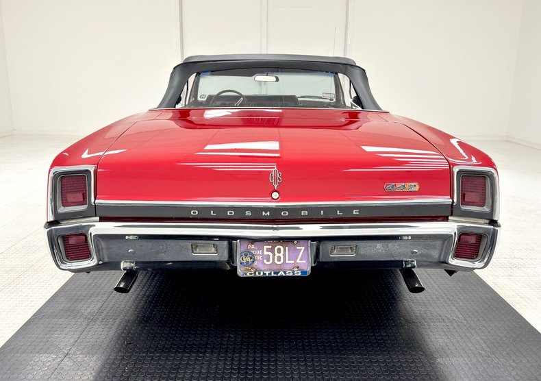Unknown-442-1967-Spanish-Red-Black-17