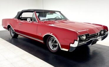 Unknown-442-1967-Spanish-Red-Black-20