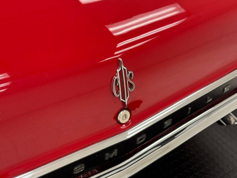 Unknown-442-1967-Spanish-Red-Black-31