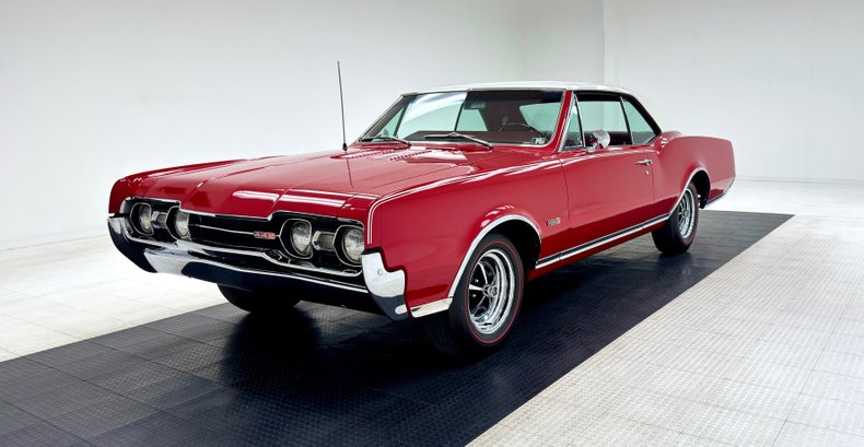 Unknown-442-1967-Spanish-Red-Red-17