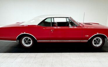 Unknown-442-1967-Spanish-Red-Red-4