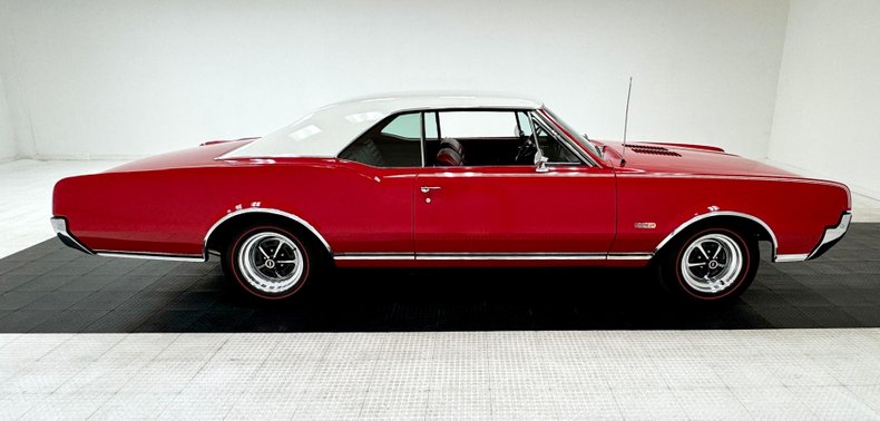 Unknown-442-1967-Spanish-Red-Red-4