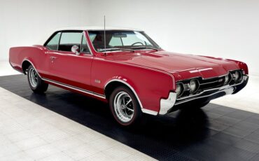 Unknown-442-1967-Spanish-Red-Red-5