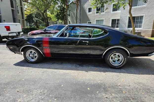 Unknown-442-1968-Black-Black-6