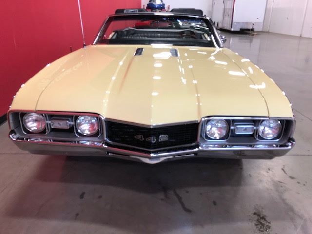 Unknown-442-1968-Saffron-Yellow-Black-1