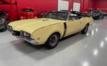 Unknown-442-1968-Saffron-Yellow-Black-11