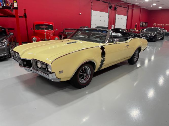 Unknown-442-1968-Saffron-Yellow-Black-11