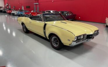 Unknown-442-1968-Saffron-Yellow-Black-25