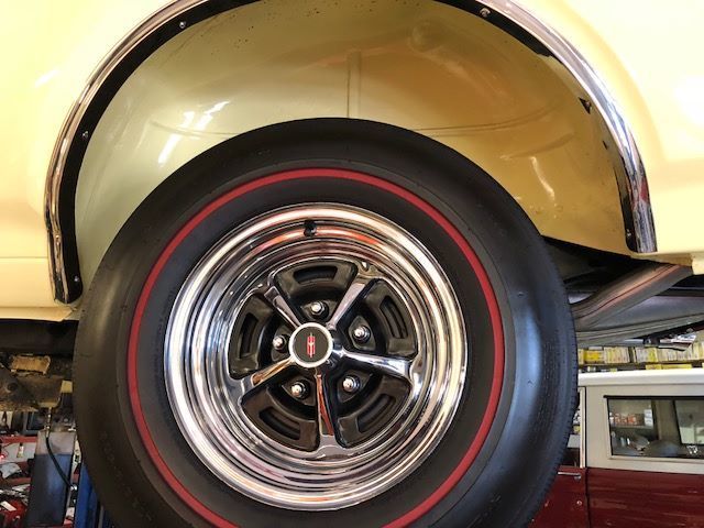 Unknown-442-1968-Saffron-Yellow-Black-27