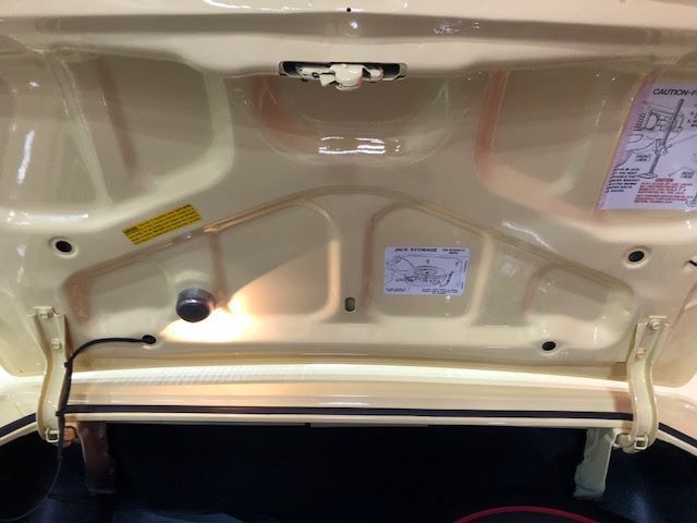 Unknown-442-1968-Saffron-Yellow-Black-7
