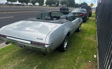 Unknown-442-1968-Silver-Black-1