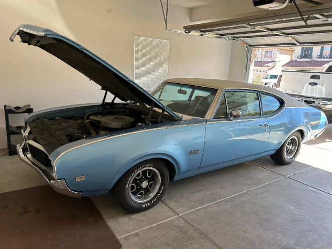 Unknown-442-1969-Light-BlueWhite-White-8