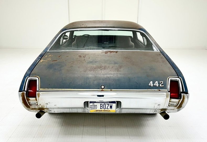 Unknown-442-1969-Trophy-Blue-Black-1