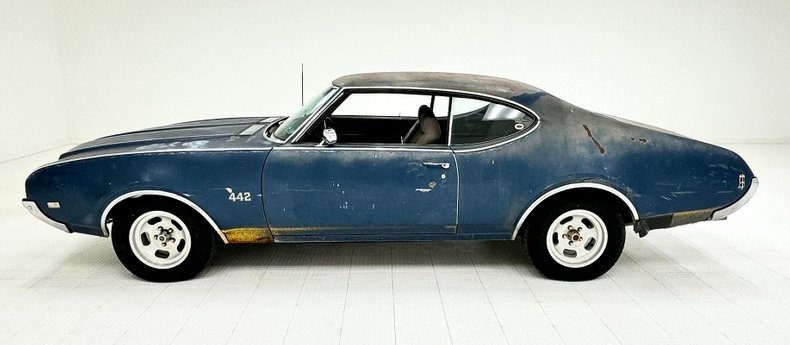 Unknown-442-1969-Trophy-Blue-Black-14