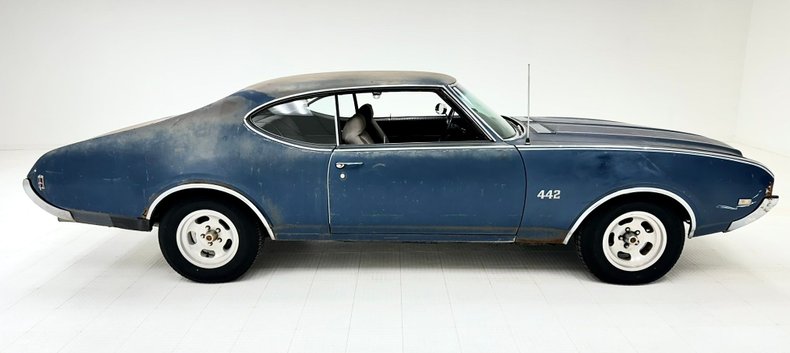 Unknown-442-1969-Trophy-Blue-Black-3