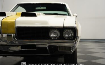 Unknown-442-1969-White-Black-10