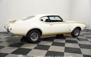 Unknown-442-1969-White-Black-24