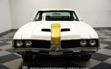 Unknown-442-1969-White-Black-8