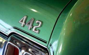 Unknown-442-1970-Green-Green-11