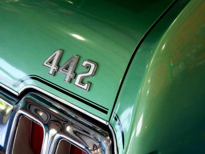 Unknown-442-1970-Green-Green-11