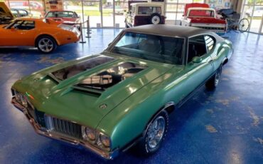 Unknown-442-1970-Green-Green-3