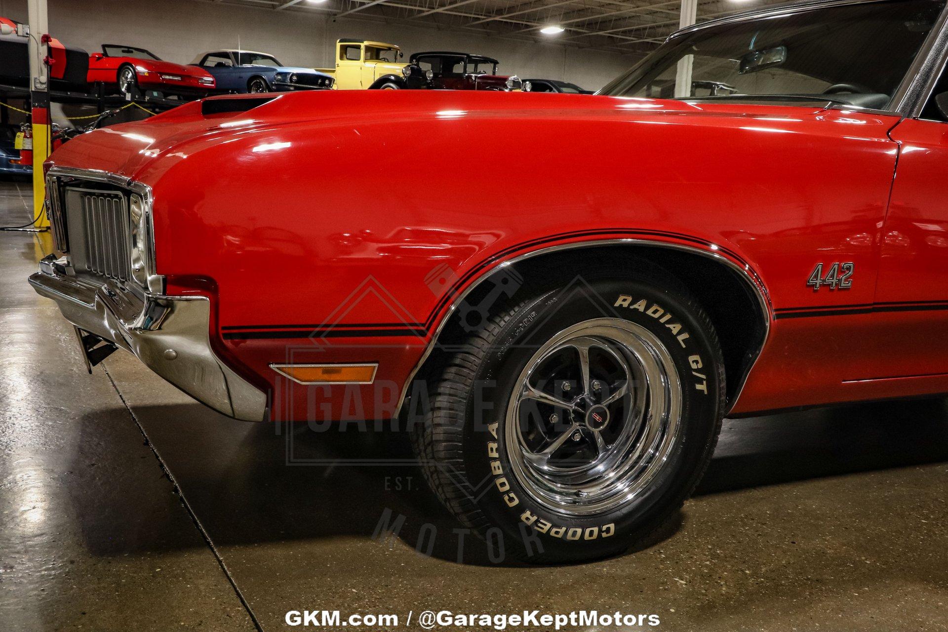 Unknown-442-1970-Red-Black-10