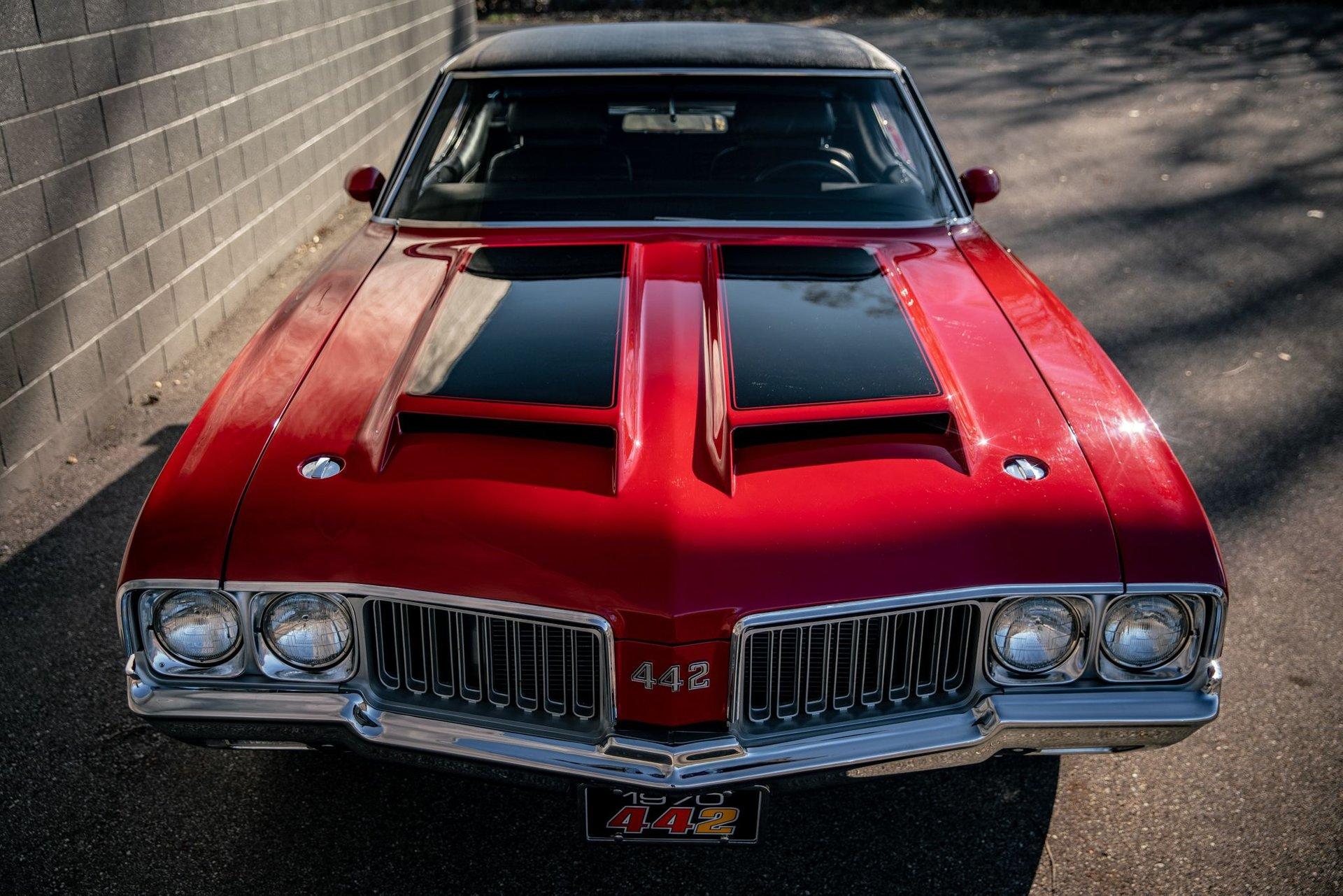 Unknown-442-1970-Red-Black-13
