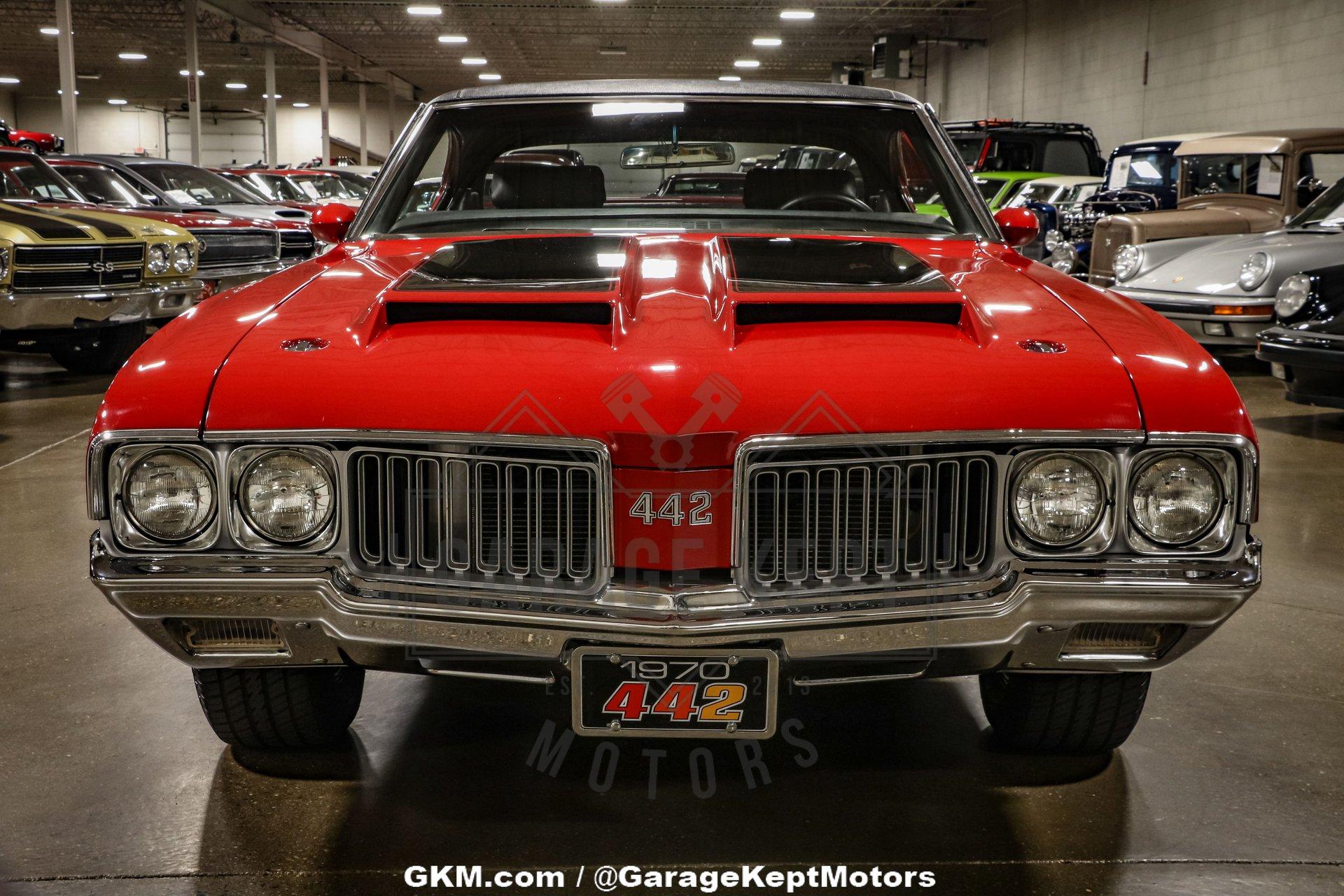 Unknown-442-1970-Red-Black-2