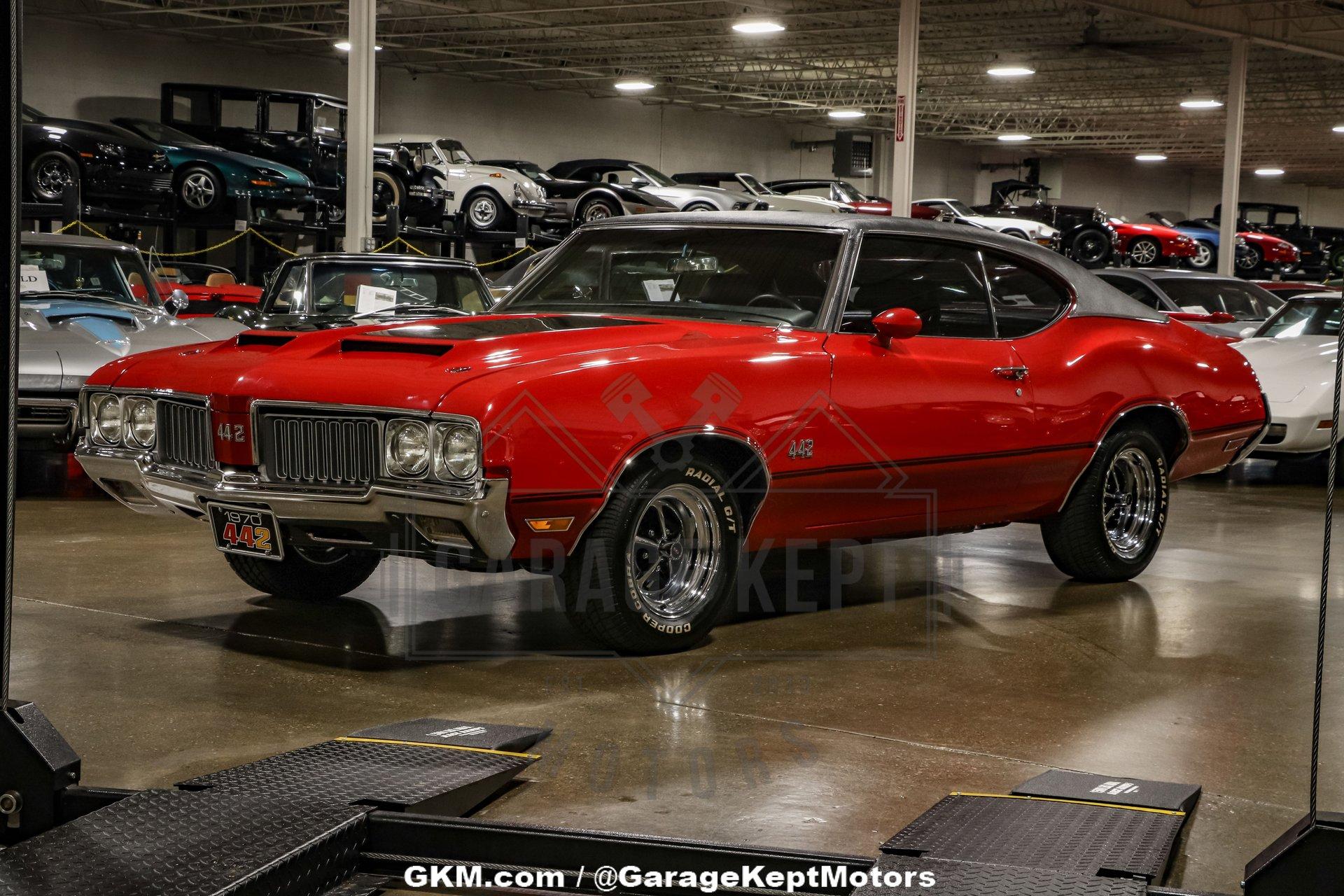 Unknown-442-1970-Red-Black-27