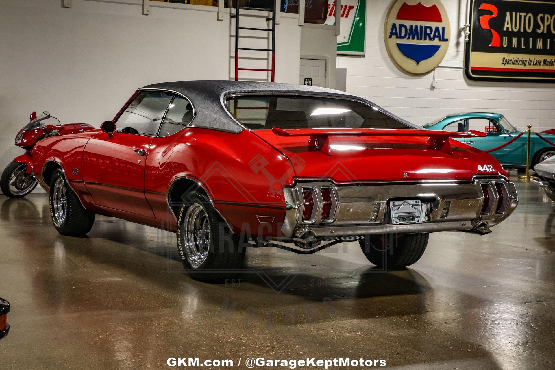 Unknown-442-1970-Red-Black-31