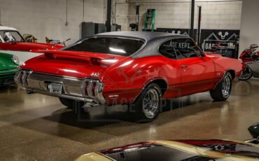 Unknown-442-1970-Red-Black-32