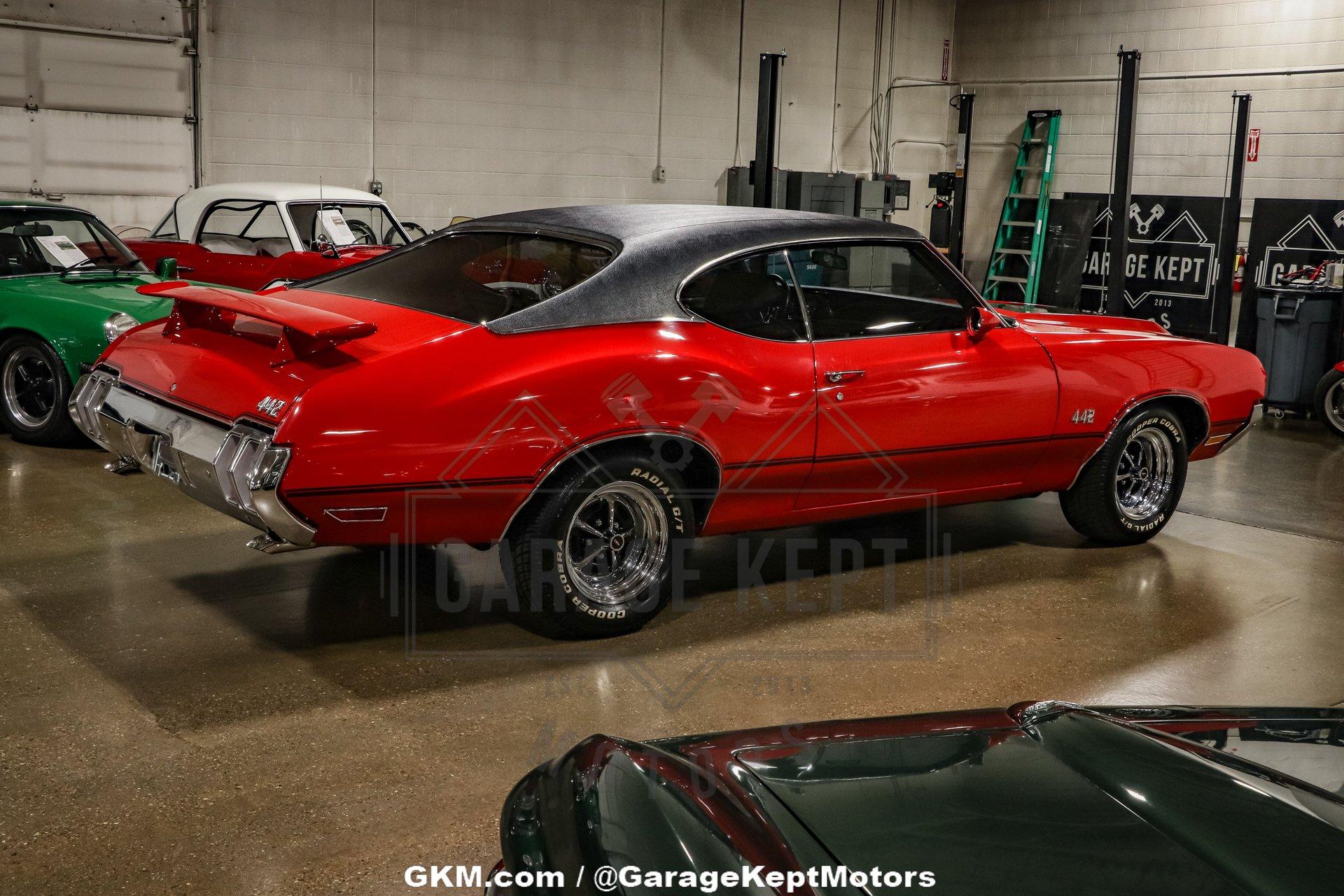 Unknown-442-1970-Red-Black-33