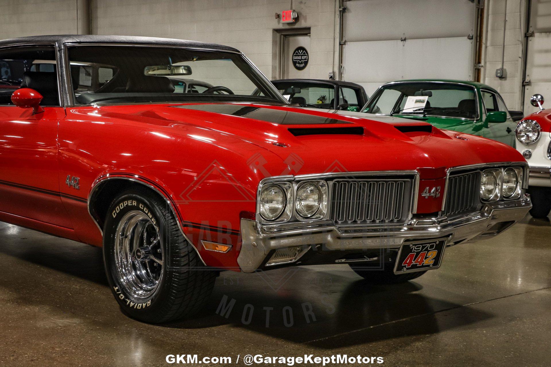 Unknown-442-1970-Red-Black-37