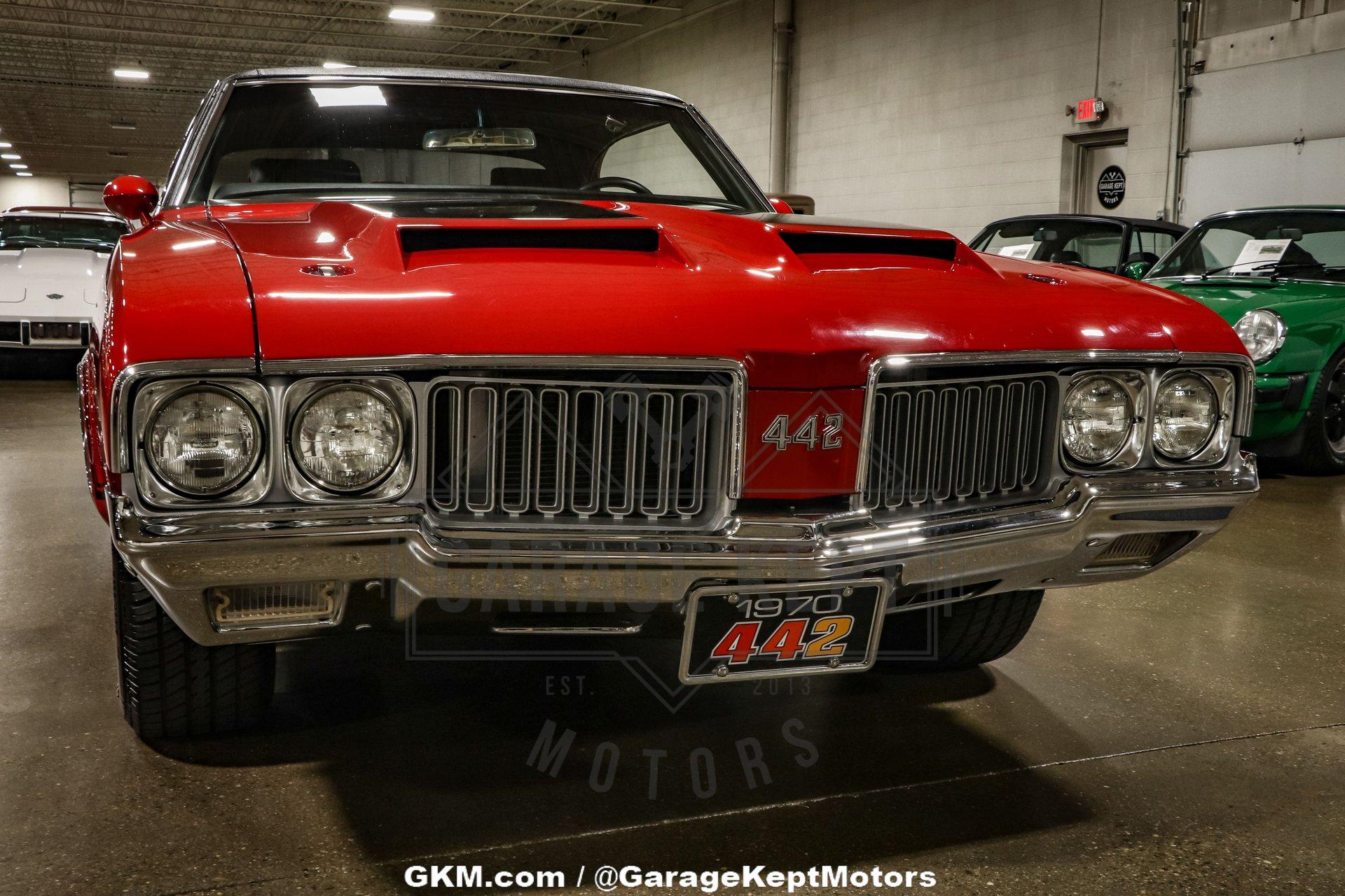 Unknown-442-1970-Red-Black-41