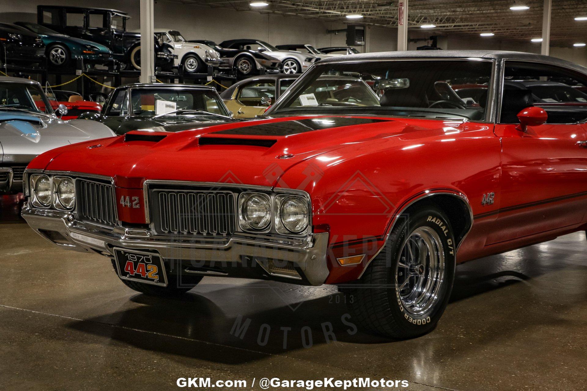 Unknown-442-1970-Red-Black-44