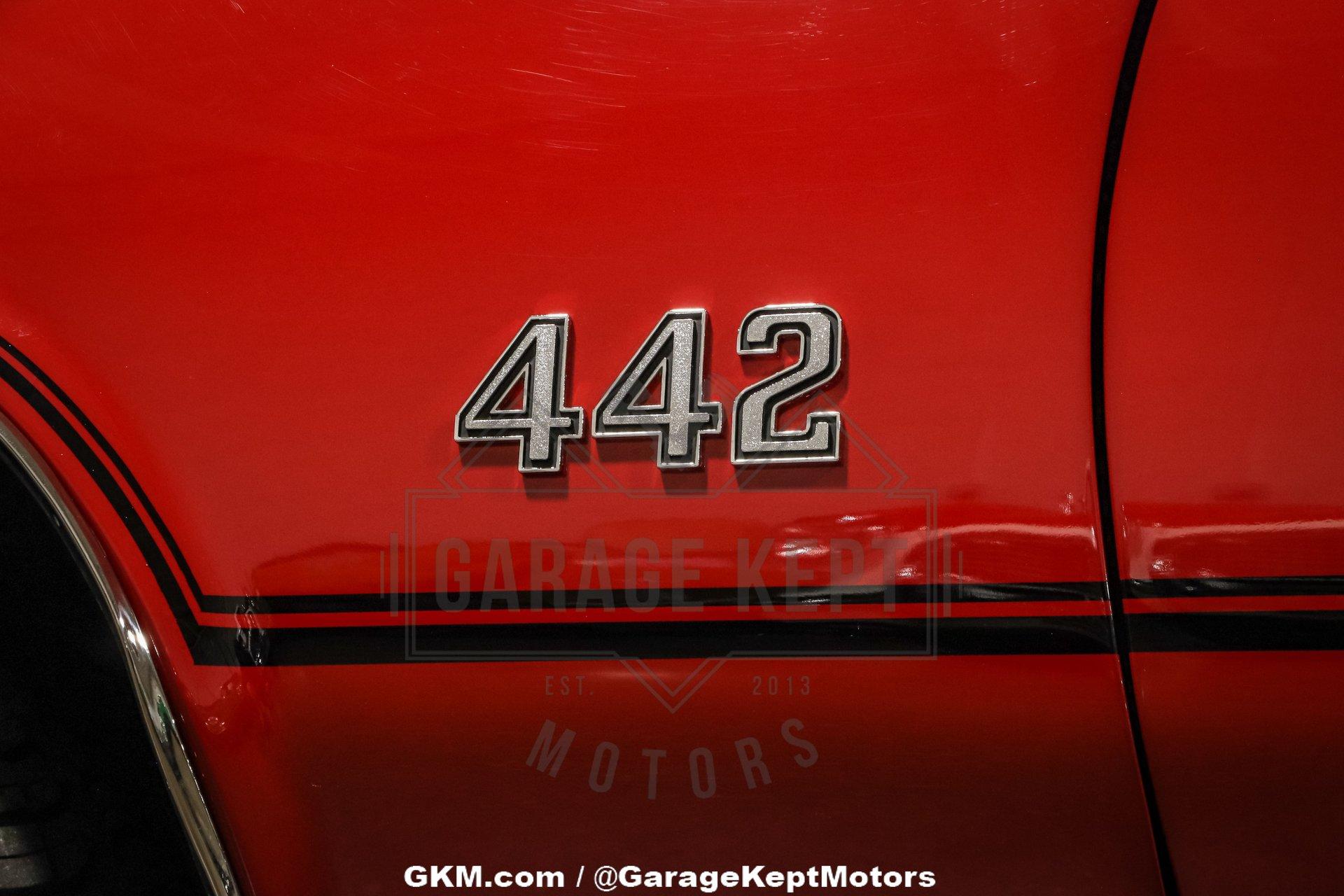 Unknown-442-1970-Red-Black-8