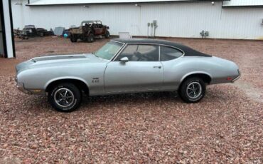 Unknown-442-1970-Silver-Black