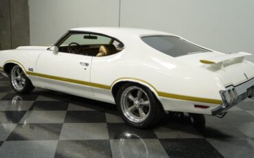 Unknown-442-1970-White-Gold-1