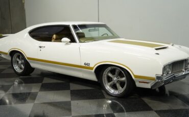 Unknown-442-1970-White-Gold-18