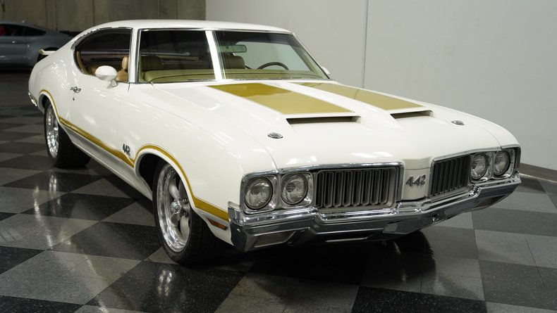 Unknown-442-1970-White-Gold-19