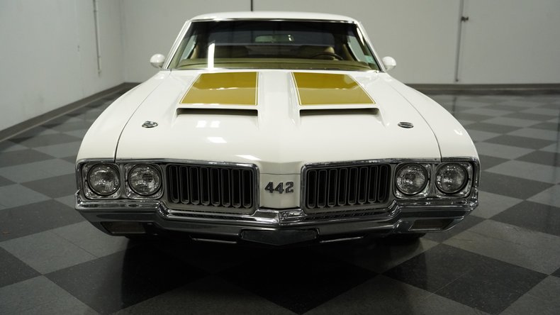Unknown-442-1970-White-Gold-20