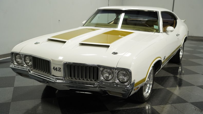 Unknown-442-1970-White-Gold-21