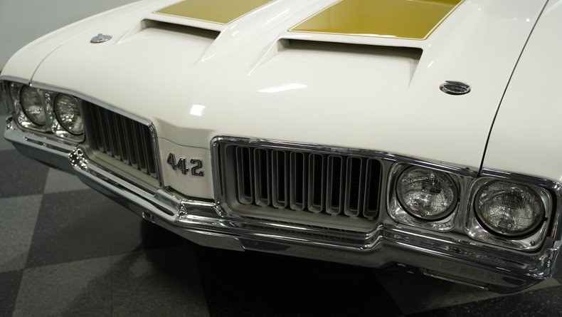 Unknown-442-1970-White-Gold-23