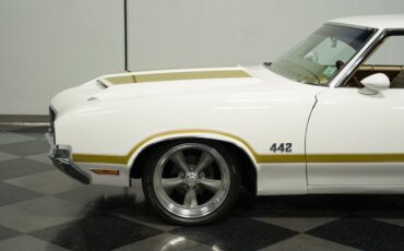 Unknown-442-1970-White-Gold-25