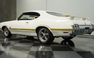Unknown-442-1970-White-Gold-27